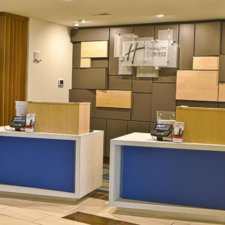 Holiday Inn Express Mccomb By Ihg Dış mekan fotoğraf