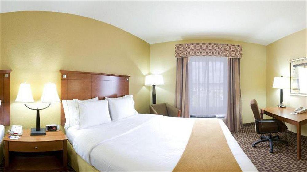 Holiday Inn Express Mccomb By Ihg Dış mekan fotoğraf