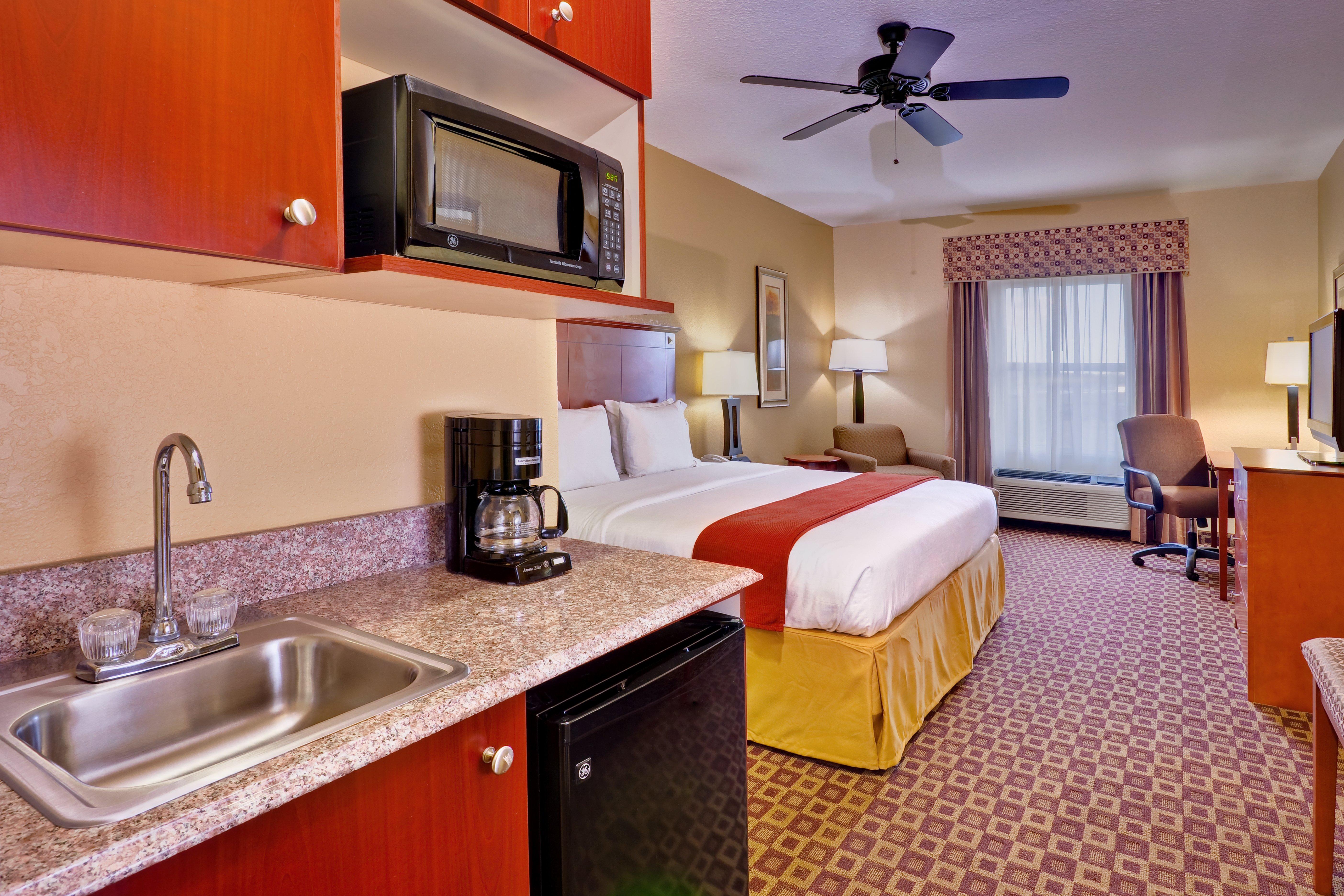 Holiday Inn Express Mccomb By Ihg Dış mekan fotoğraf