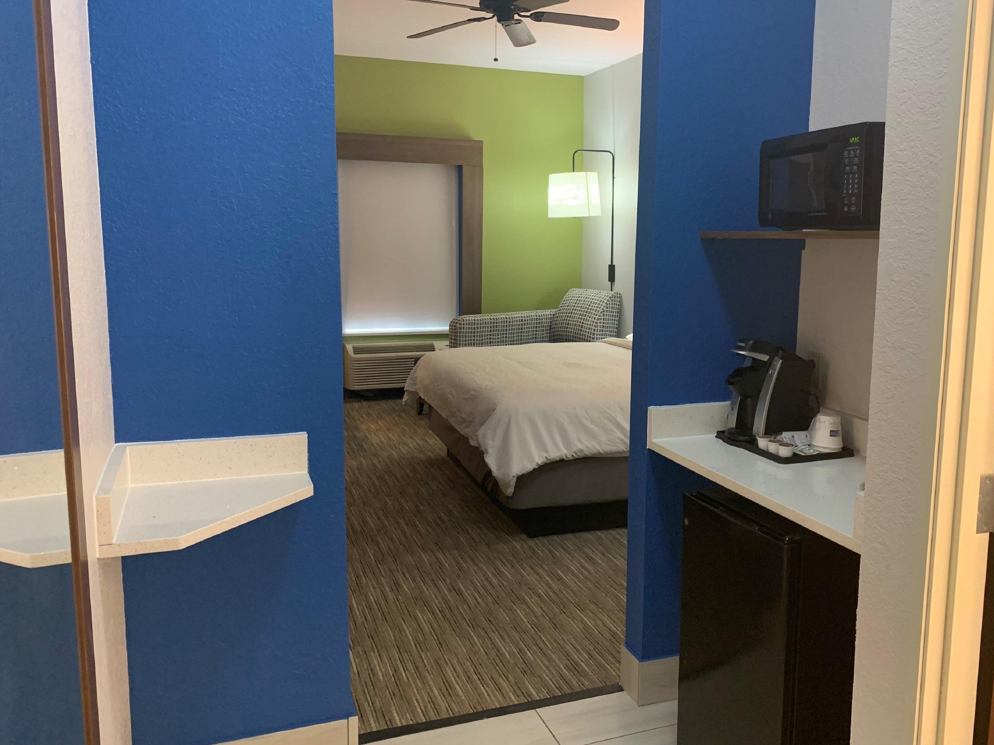 Holiday Inn Express Mccomb By Ihg Dış mekan fotoğraf