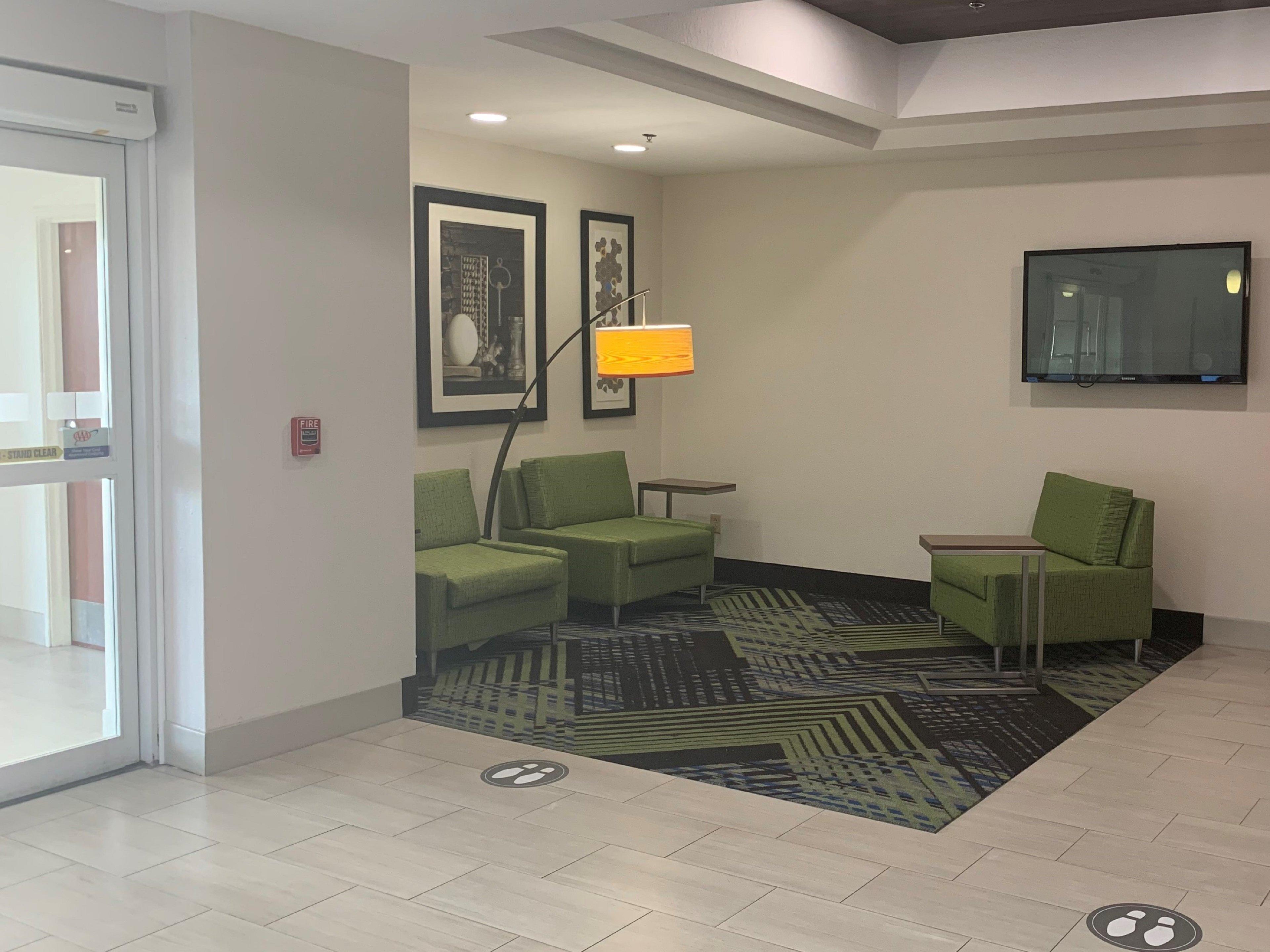 Holiday Inn Express Mccomb By Ihg Dış mekan fotoğraf