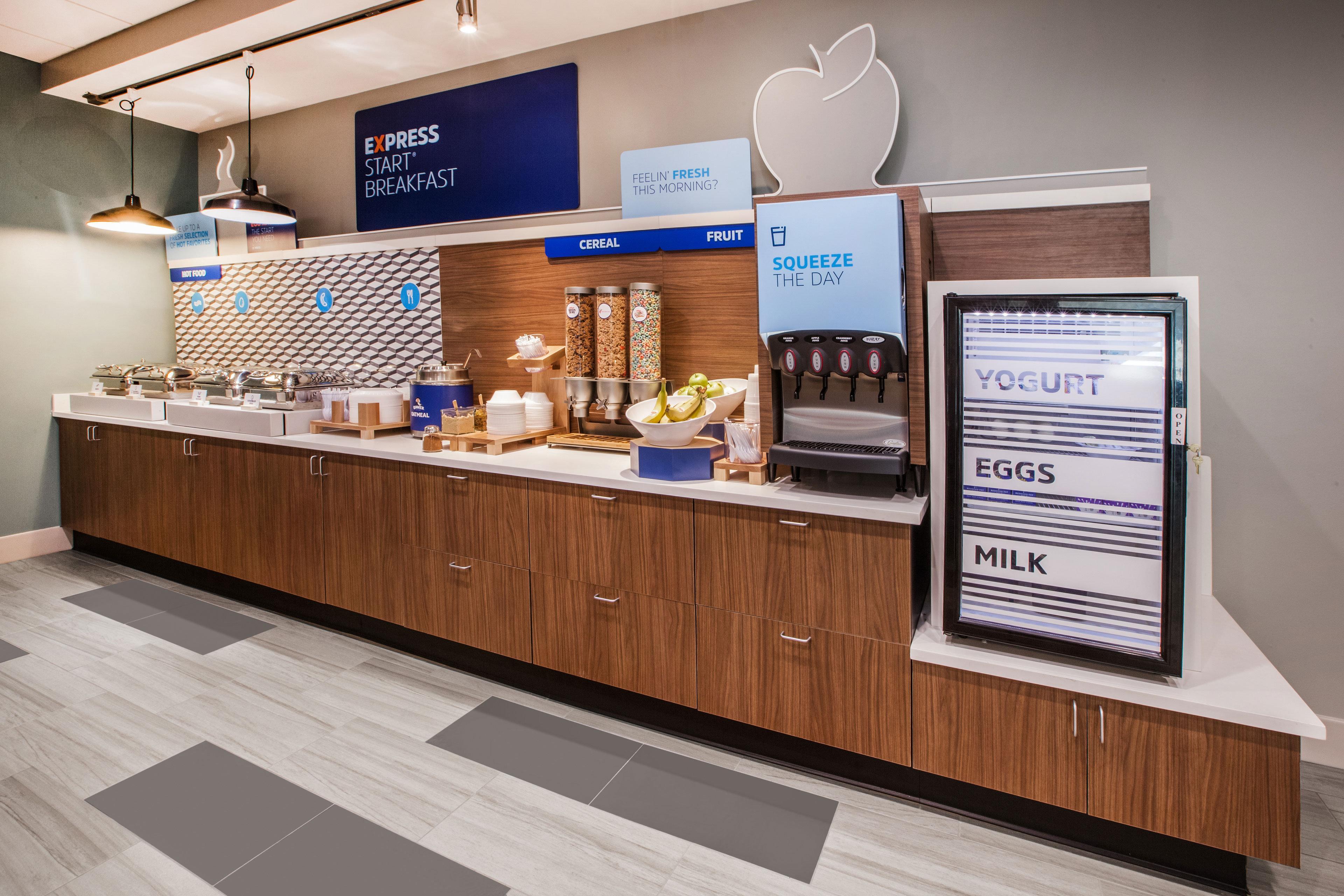Holiday Inn Express Mccomb By Ihg Dış mekan fotoğraf