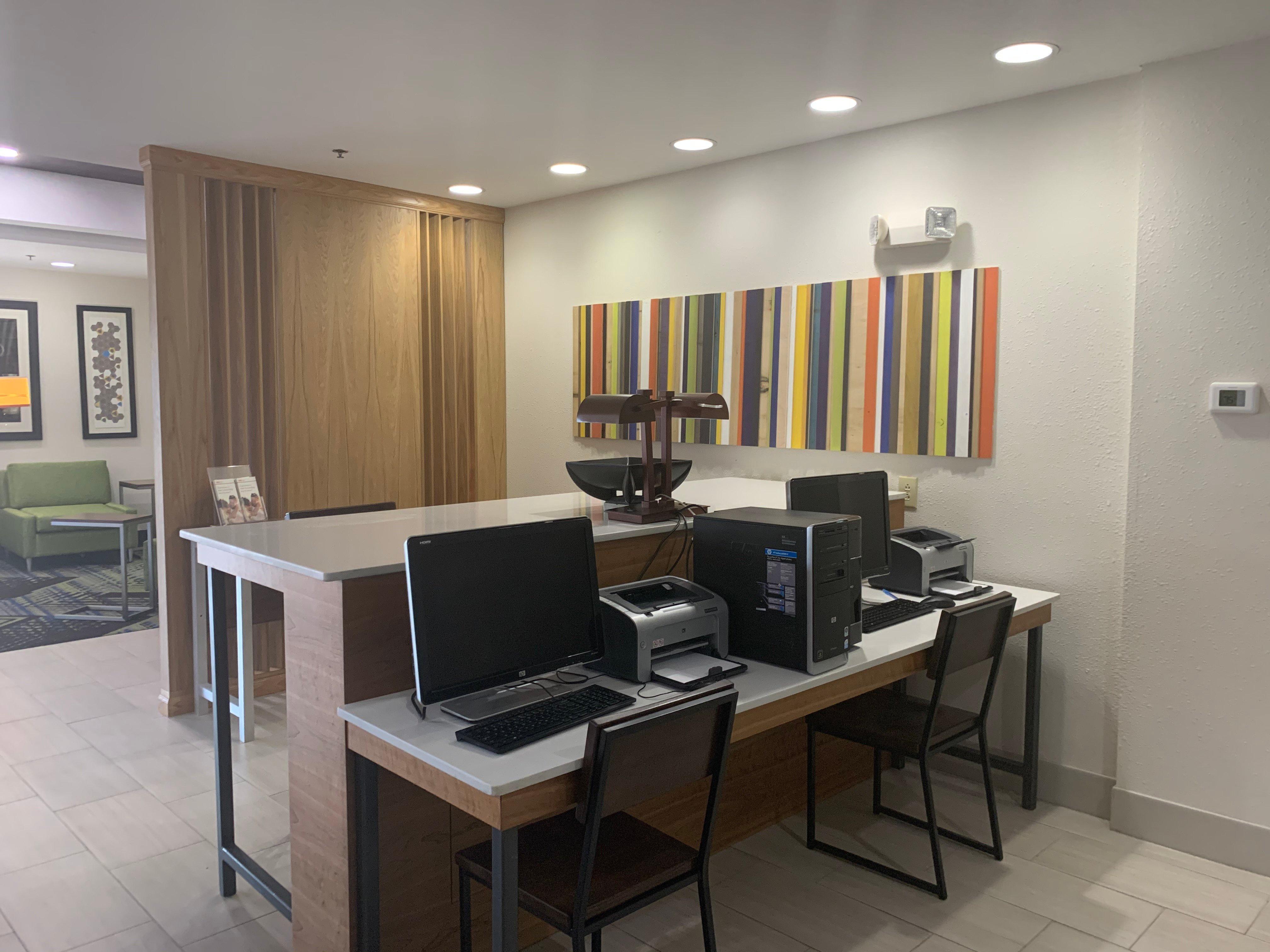 Holiday Inn Express Mccomb By Ihg Dış mekan fotoğraf