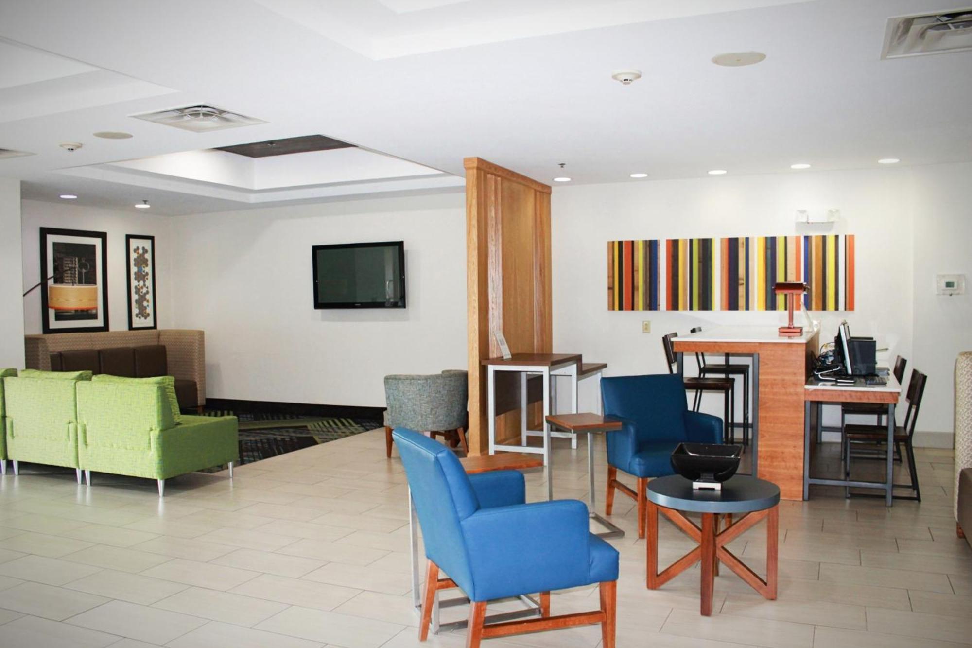 Holiday Inn Express Mccomb By Ihg Dış mekan fotoğraf